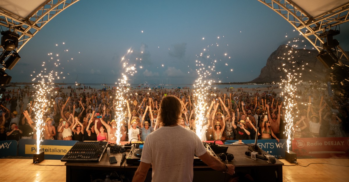 DJ Fargetta – Radio Deejay Vertical Summer Tour