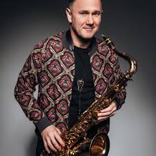 Sylwester Ostrowski “One Voice” feat. Dominique Sanders (Polonia/USA)